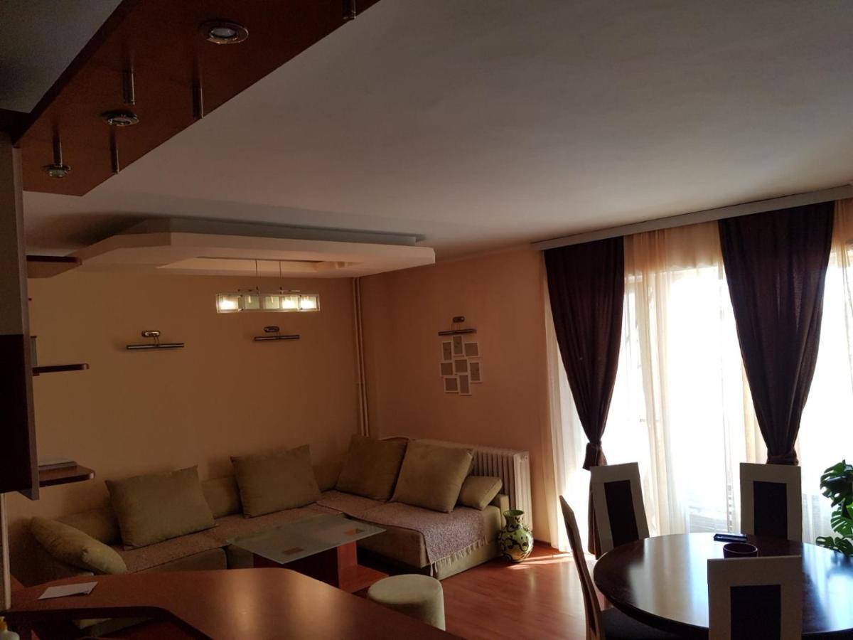 Petrov In Downtown - Center 70m2 Üsküp